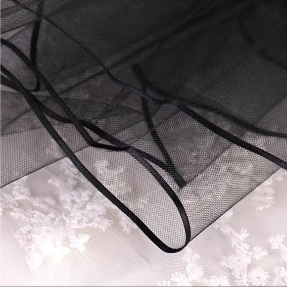 💕Two Tiers Black Wedding Veil with comb. - Picture 4 of 5